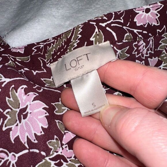 LOFT Women’s Purple Floral Pattern Tank Top Blouse Size Small EUC - Picture 5 of 9